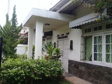 Rumah Strategis Posisi Hook di Sektor 2 Bintaro 6932