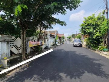 Tanah Simpangan 2 Mobil Dekat Mall Pakuwon Solo Baru