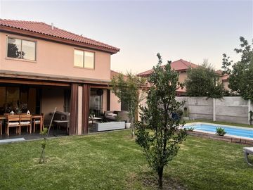 Se Vende casa 5D 3B El Remanso de Chicureo, Brisas Norte