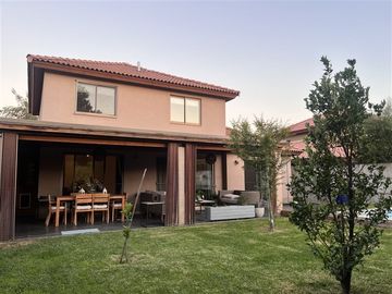 Se Vende casa 5D 3B El Remanso de Chicureo, Brisas Norte