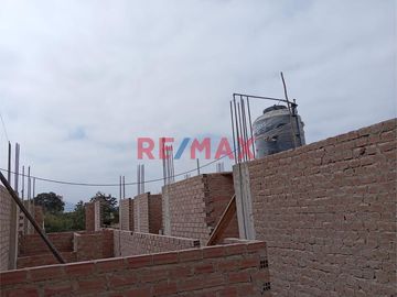 CASA EN VENTA - LOTE DE 499 M²*

*Características del Terreno:*
- Área total del lote: 499 m²
- Excelente ubicación con amplias posibilidades de d