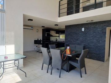 EXCELENTE CASA EN VENTA EN VILLA CARLOS PAZ, 2 DORMITORIOS, PILETA, VISTA PANORÁMICA, DE 4 AÑOS