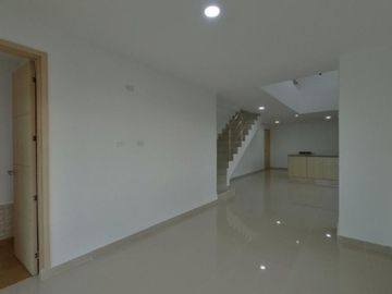 apartamento en arriendo/venta en el porvenir. Cod V102810