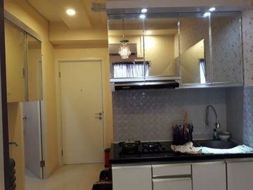 Apartemen bulanan full furnish dan wifi ready green pramuka