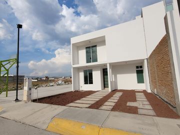 Se vende casa nueva en fracc 