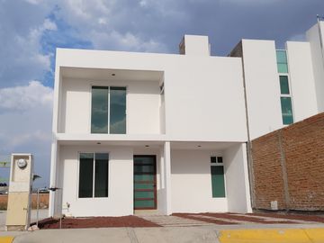 Se vende casa nueva en fracc 