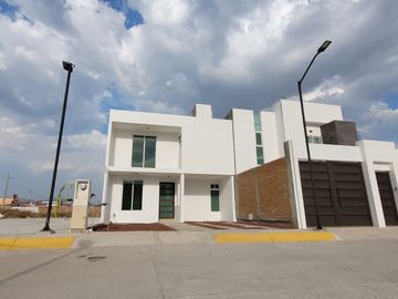 Se vende casa nueva en fracc 