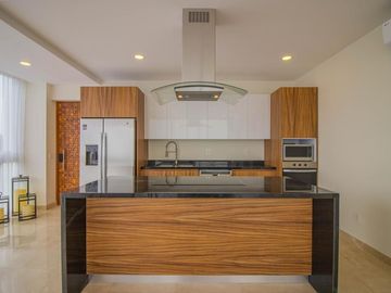UN DESARROLLO DE CONDOMINIOS DE LUJO EN NUEVO VALLARTA!