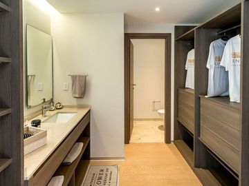 Penthouse de 348 m2, techos altos, en Bosque Real, pet-friendly, alberca techada