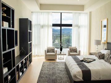 Penthouse de 348 m2, techos altos, en Bosque Real, pet-friendly, alberca techada
