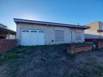 Casa + 3 duplex en venta (1430)
