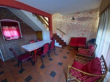 Casa + 3 duplex en venta (1430)