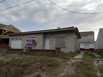 Casa + 3 duplex en venta (1430)