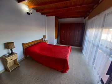 Casa + 3 duplex en venta (1430)