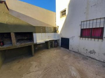 Casa + 3 duplex en venta (1430)