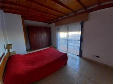 Casa + 3 duplex en venta (1430)