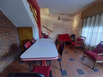 Casa + 3 duplex en venta (1430)