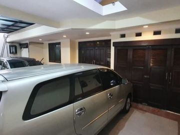 xyauf.Rumah Bhaskara Mulyosari Furnish Strategis Murah
