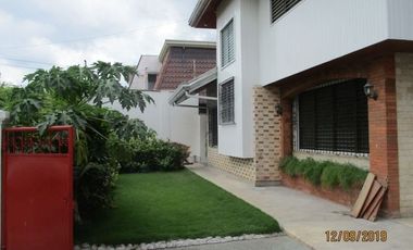 House for rent in Cebu City, Gated in Banilad close to I.t Park, 4-br