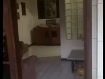 Dijual Cepat Rumah 2 Lantai Lokasi di Mulyosari Tengah, Surabaya