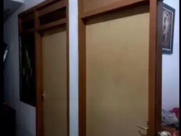 Dijual Cepat Rumah 2 Lantai Lokasi di Mulyosari Tengah, Surabaya