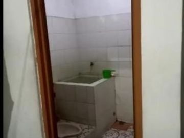Dijual Cepat Rumah 2 Lantai Lokasi di Mulyosari Tengah, Surabaya