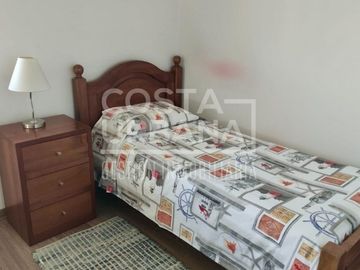 Cómodo y soleado departamento en excelente ubicación
