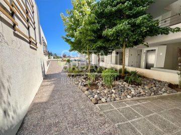 Cómodo y soleado departamento en excelente ubicación