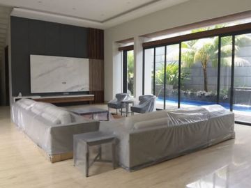 Dijual Rumah Bukit Terrace Golf BSD City Tangerang Baru Besar Mewah Dengan Swimming Pool Siap Huni