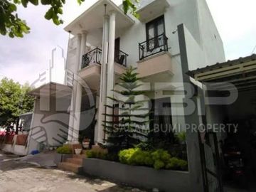 Rumah Dijual Jogja Cantik Minimalis 2 lantai perum jl kaliurang km 10