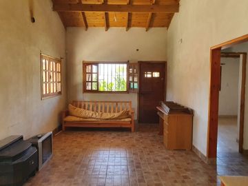 LATORRE PROP. VENDE  2 CHALET  SOBRE MISMO LOTE DE 3 AMB + Y DE 2 AMB