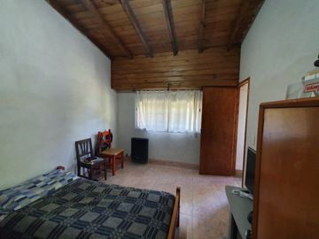 LATORRE PROP. VENDE  2 CHALET  SOBRE MISMO LOTE DE 3 AMB + Y DE 2 AMB