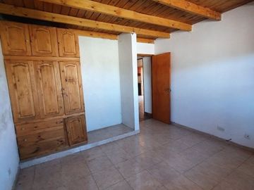 LATORRE PROP. VENDE  2 CHALET  SOBRE MISMO LOTE DE 3 AMB + Y DE 2 AMB