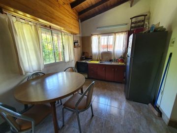 LATORRE PROP. VENDE  2 CHALET  SOBRE MISMO LOTE DE 3 AMB + Y DE 2 AMB