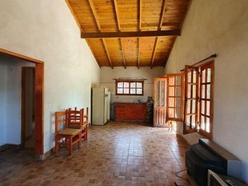 LATORRE PROP. VENDE  2 CHALET  SOBRE MISMO LOTE DE 3 AMB + Y DE 2 AMB