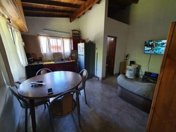 LATORRE PROP. VENDE  2 CHALET  SOBRE MISMO LOTE DE 3 AMB + Y DE 2 AMB