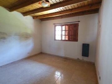 LATORRE PROP. VENDE  2 CHALET  SOBRE MISMO LOTE DE 3 AMB + Y DE 2 AMB