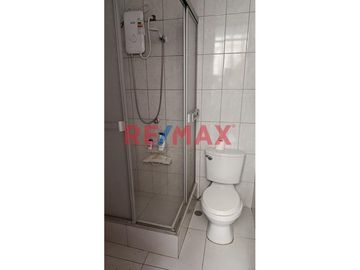 ¿Buscas un hogar espacioso, bien ubicado y lleno de luz natural?
 ¡Esta propiedad de tres pisos en la Urb. San Francisco, Huanchaco, ¡es para ti!