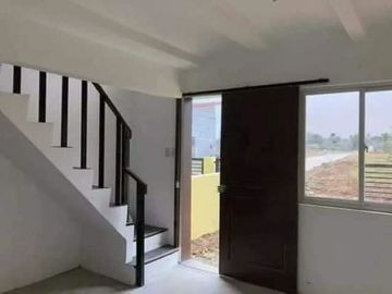 Townhouse For Sale 30 min to Tagaytay Proper