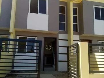 Townhouse For Sale 30 min to Tagaytay Proper