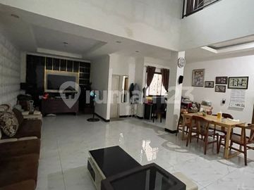 Rumah Bagus 3 Lantai Siap Huni Ada Rooftop di Meruya, Jakarta Barat