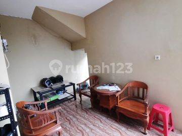 Rumah Bagus 3 Lantai Siap Huni Ada Rooftop di Meruya, Jakarta Barat