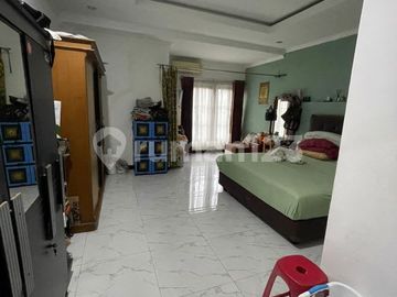 Rumah Bagus 3 Lantai Siap Huni Ada Rooftop di Meruya, Jakarta Barat