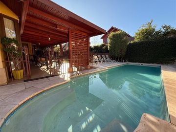 Casa Estilo Chilena en Condominio de Ayres de Chicureo