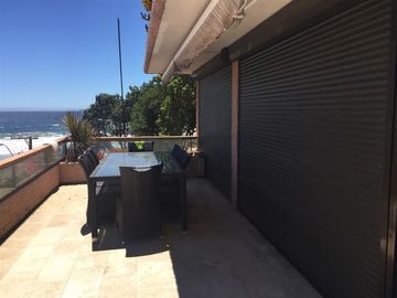 Vista al mar despejada y terraza de 34M2