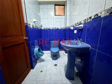 Venta de Departamento vista a la calle mas Cochera Independiente! en Urb. Las Quintanas rodeado de lindos parques!
Ubicado en zona céntrica cerca de
