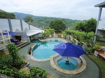 Villa in green valley with beautiful sea view