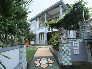 Villa in green valley with beautiful sea view