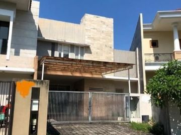 Rumah Graha Family blok L Hadap barat Ada swimming Pool