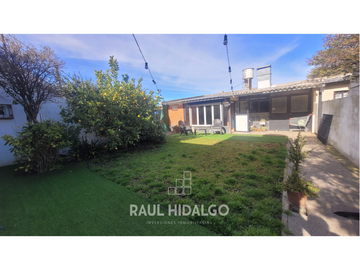 PH DE 5 AMBIENTES EN BARRIO LAS AVENIDAS